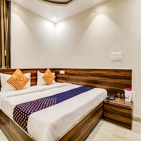 Spot On 69549 Hotel Shri Ram Kashi Muthiganj Εξωτερικό φωτογραφία