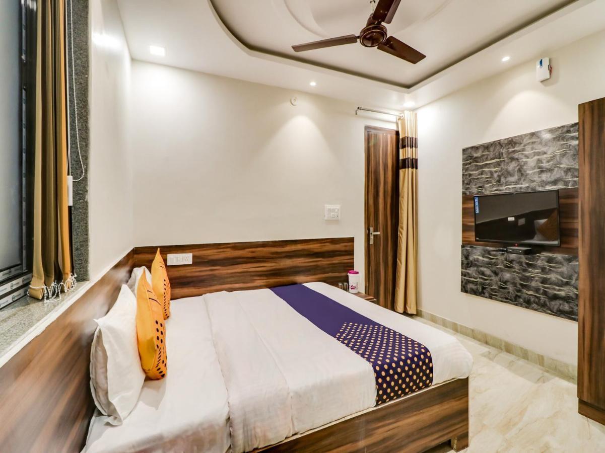 Spot On 69549 Hotel Shri Ram Kashi Muthiganj Εξωτερικό φωτογραφία