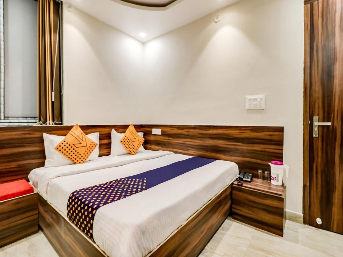 Spot On 69549 Hotel Shri Ram Kashi Muthiganj Εξωτερικό φωτογραφία